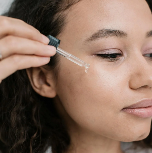 5 Signs You Need a Vitamin C Serum ASAP